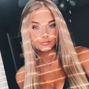 Meet your Posher, Kayley